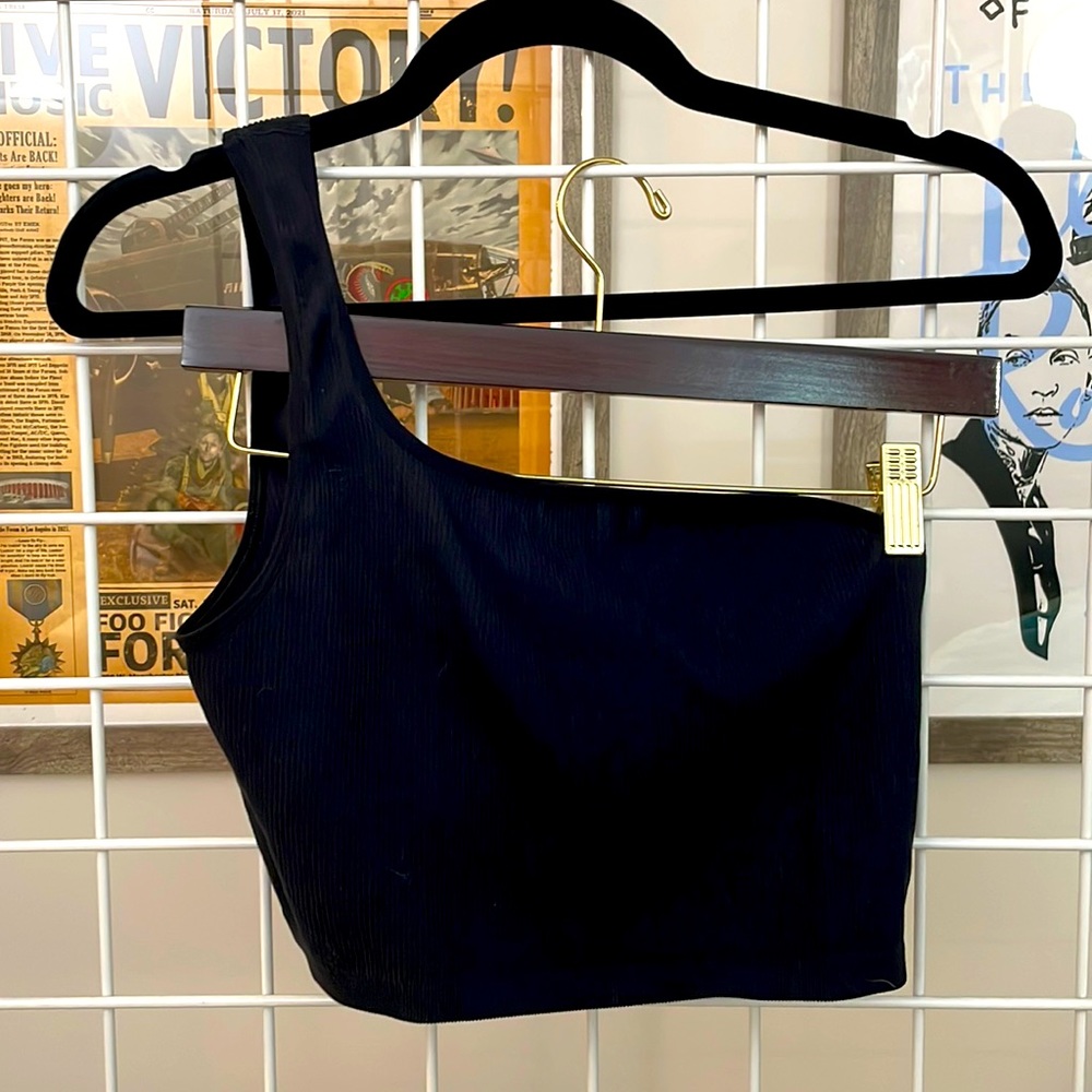 Black One-Shoulder Ribbed Top